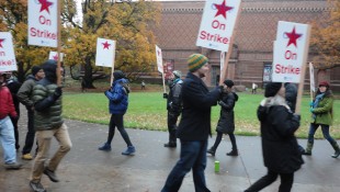 UO GTFs and supporters walk the picket line 